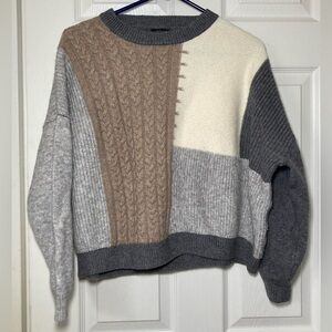 Knit Patterned Gray Sweater Sz M